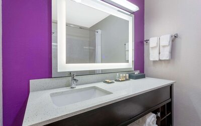 La Quinta Inn & Suites by Wyndham Tampa Bay Area-Tampa South