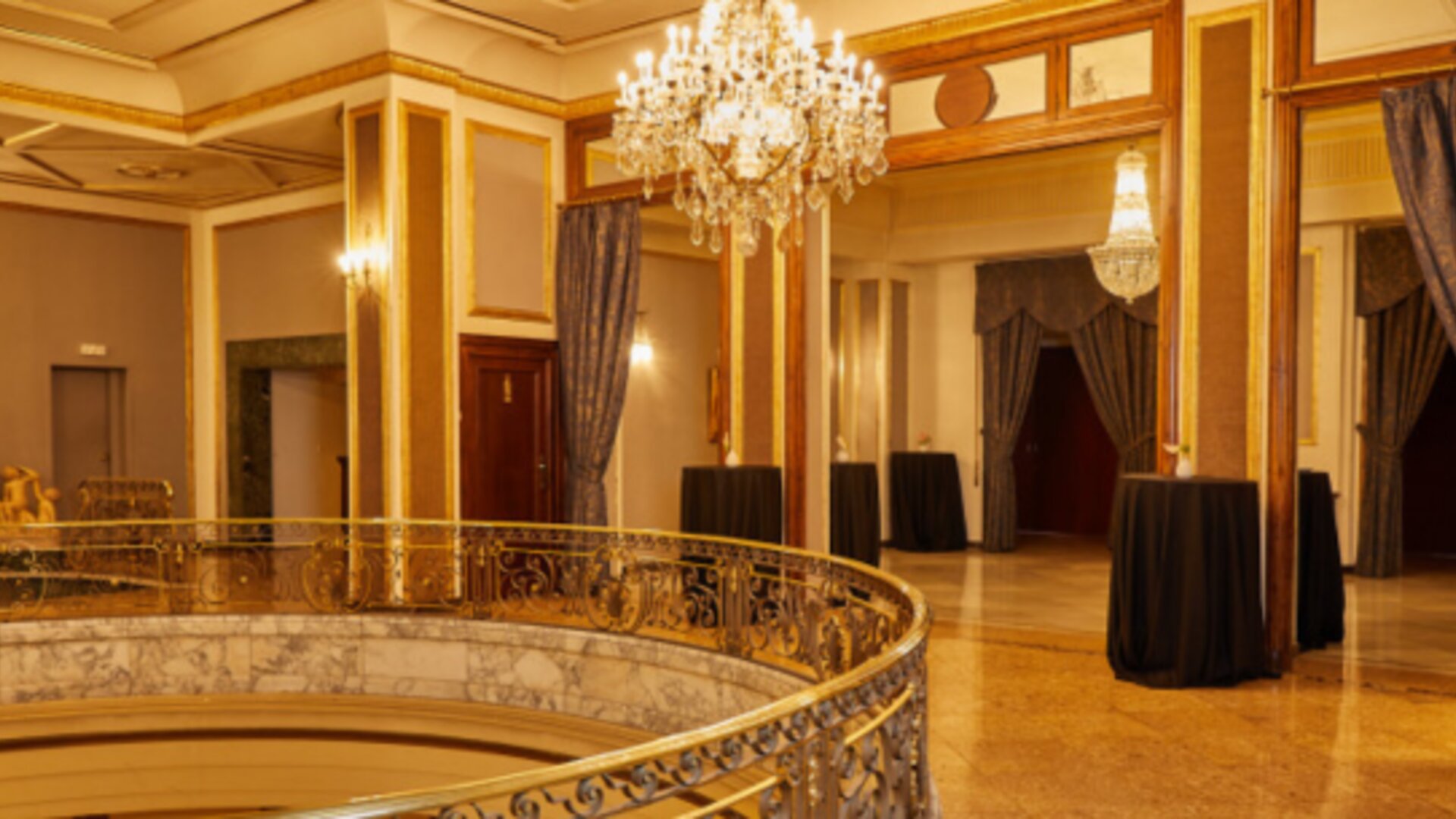 El Avenida Palace Hotel