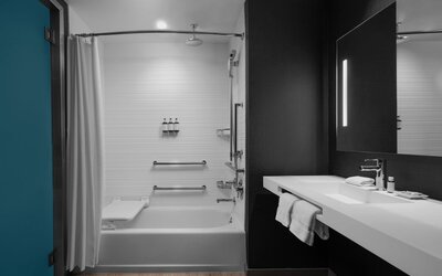 AC Hotel by Marriott Tampa Airport