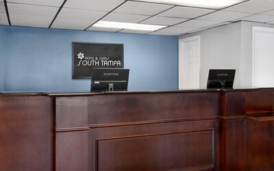 Hotel South Tampa & Suites