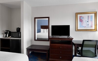 Hotel South Tampa & Suites