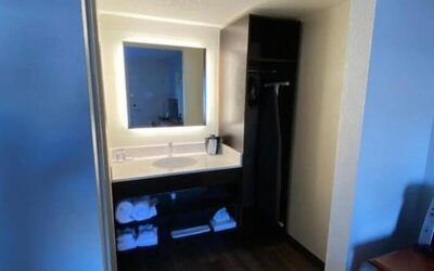 Hotel South Tampa & Suites