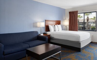Hotel South Tampa & Suites