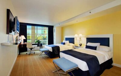 University Plaza Waterfront Hotel
