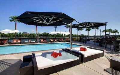 University Plaza Waterfront Hotel