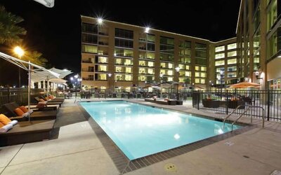 University Plaza Waterfront Hotel