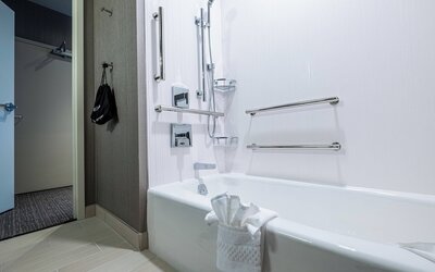 Courtyard by Marriott Toledo West