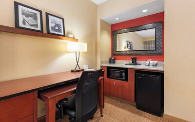 Courtyard by Marriott Toledo Airport Holland