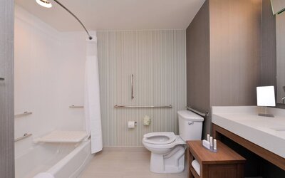 Courtyard by Marriott Toledo North