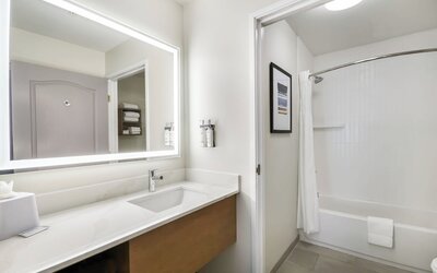 Staybridge Suites Toledo - Maumee by IHG