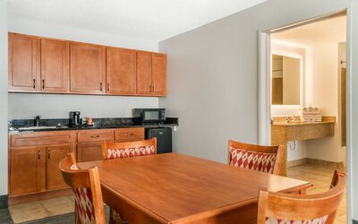 Country Inn & Suites by Radisson, Rossford - Toledo South