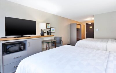 Holiday Inn & Suites Toledo Southwest - Perrysburg by IHG