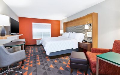 Holiday Inn & Suites Toledo Southwest - Perrysburg by IHG
