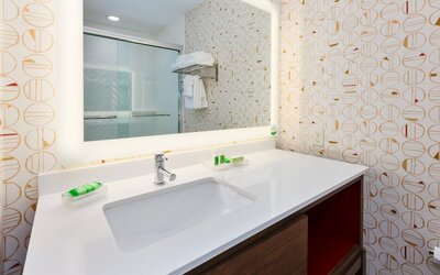 Holiday Inn & Suites Toledo Southwest - Perrysburg by IHG
