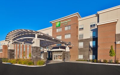 Holiday Inn & Suites Toledo Southwest - Perrysburg by IHG