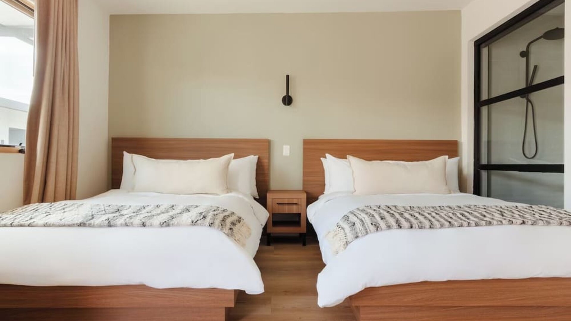 Day use room at Lum Hotel Inglewood.