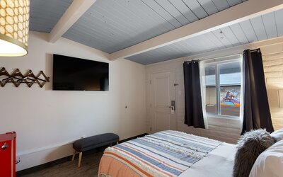 Hotel McCoy Tucson - Art, Coffee, Beer, Wine
