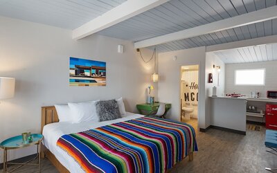 Hotel McCoy Tucson - Art, Coffee, Beer, Wine