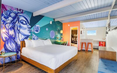 Hotel McCoy Tucson - Art, Coffee, Beer, Wine