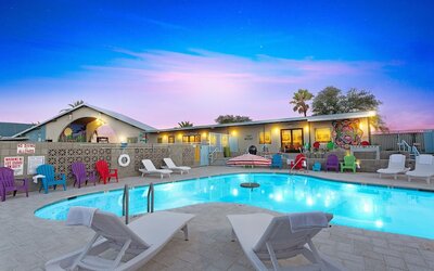 Hotel McCoy Tucson - Art, Coffee, Beer, Wine