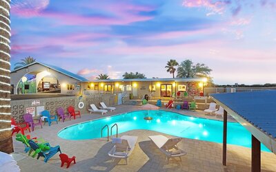 Hotel McCoy Tucson - Art, Coffee, Beer, Wine