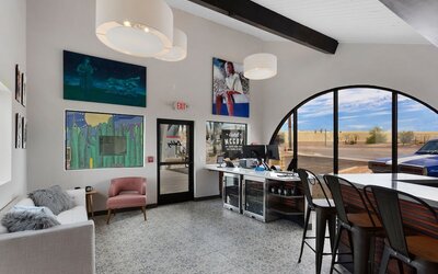 Hotel McCoy Tucson - Art, Coffee, Beer, Wine