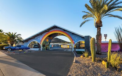 Hotel McCoy Tucson - Art, Coffee, Beer, Wine