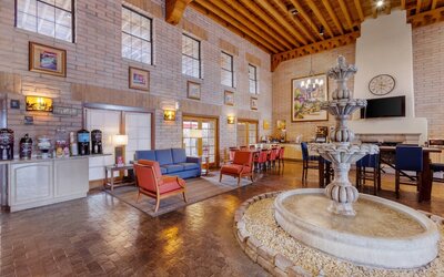 Comfort Suites Tucson near Sabino Canyon