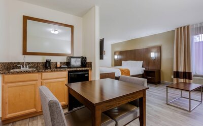 Comfort Suites Tucson near Sabino Canyon