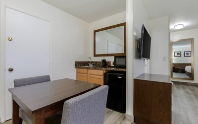 Comfort Suites Tucson near Sabino Canyon