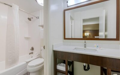 Comfort Suites Tucson near Sabino Canyon