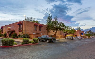 Comfort Suites Tucson near Sabino Canyon
