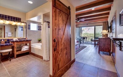 Hacienda Del Sol Guest Ranch Resort