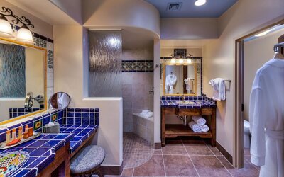 Hacienda Del Sol Guest Ranch Resort
