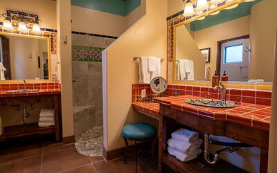 Hacienda Del Sol Guest Ranch Resort