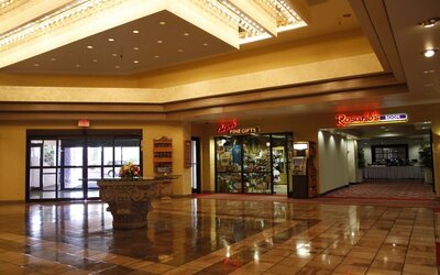 Ramada by Wyndham Viscount Suites Tucson East