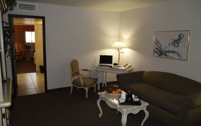 Ramada by Wyndham Viscount Suites Tucson East