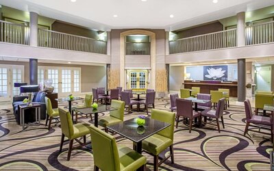 La Quinta Inn & Suites by Wyndham Tucson Airport