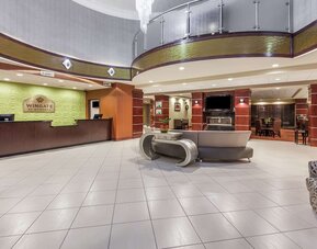 La Quinta Inn & Suites by Wyndham Tulsa Midtown