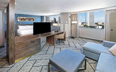 DoubleTree by Hilton Tulsa Downtown