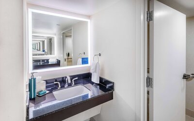 DoubleTree by Hilton Tulsa Downtown