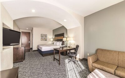 La Quinta Inn & Suites by Wyndham Tulsa - Catoosa Route 66