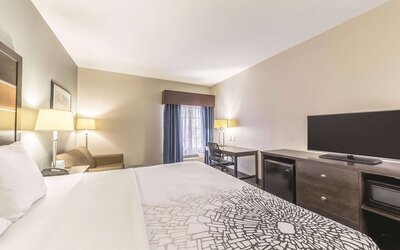 La Quinta Inn & Suites by Wyndham Tulsa - Catoosa Route 66