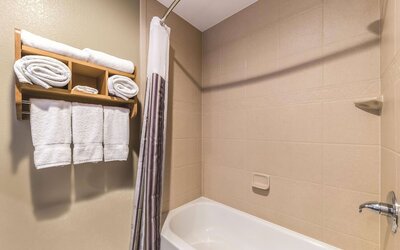 La Quinta Inn & Suites by Wyndham Tulsa - Catoosa Route 66