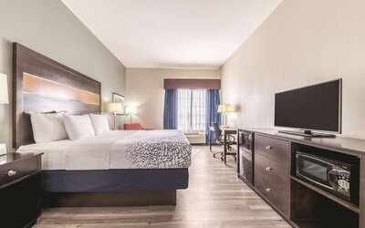 La Quinta Inn & Suites by Wyndham Tulsa - Catoosa Route 66