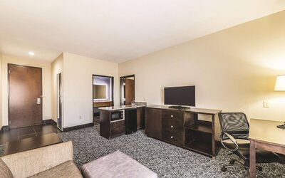 La Quinta Inn & Suites by Wyndham Tulsa - Catoosa Route 66