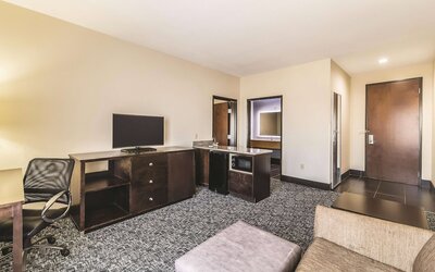 La Quinta Inn & Suites by Wyndham Tulsa - Catoosa Route 66