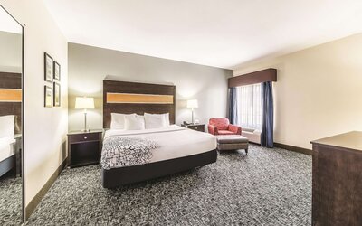 La Quinta Inn & Suites by Wyndham Tulsa - Catoosa Route 66