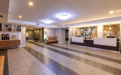 La Quinta Inn & Suites by Wyndham Tulsa Downtown/Route 66