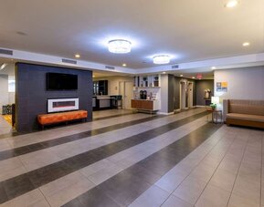 La Quinta Inn & Suites by Wyndham Tulsa Downtown/Route 66